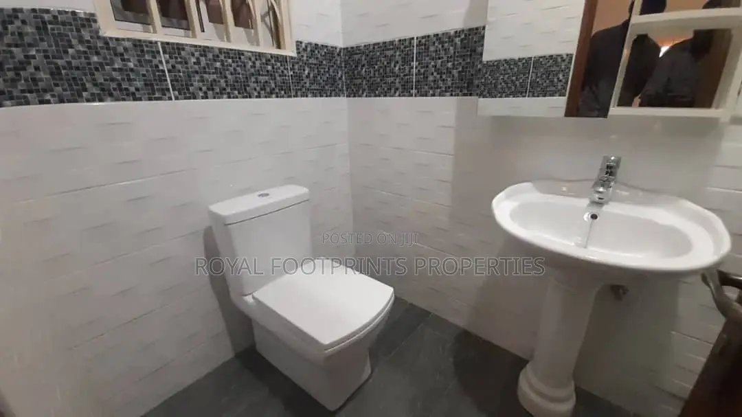 5bdrm House in Agbogba for sale
