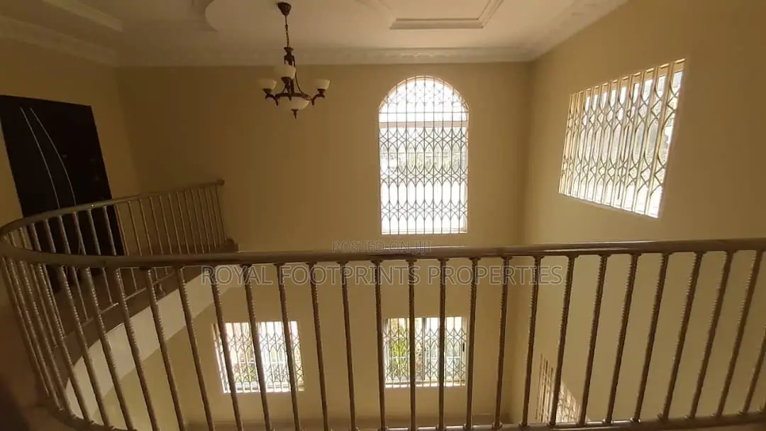 5bdrm House in Agbogba for sale