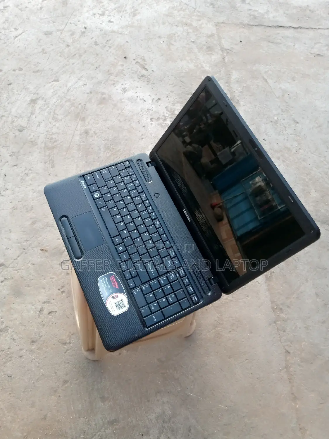 New Laptop Toshiba Satellite C650 4GB Intel Core I3 HDD 320GB