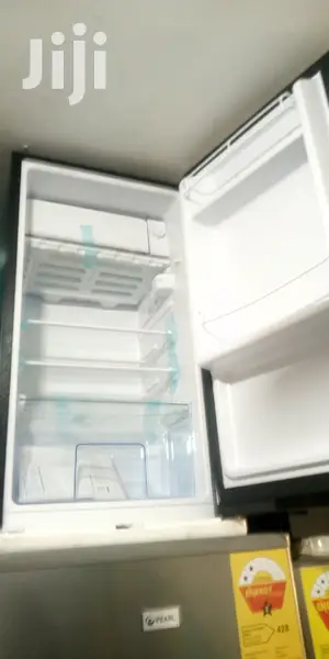 Pearl 80litres Table Top Refrigerator Black