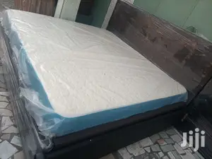 Classic Kingsize Bed With Matress